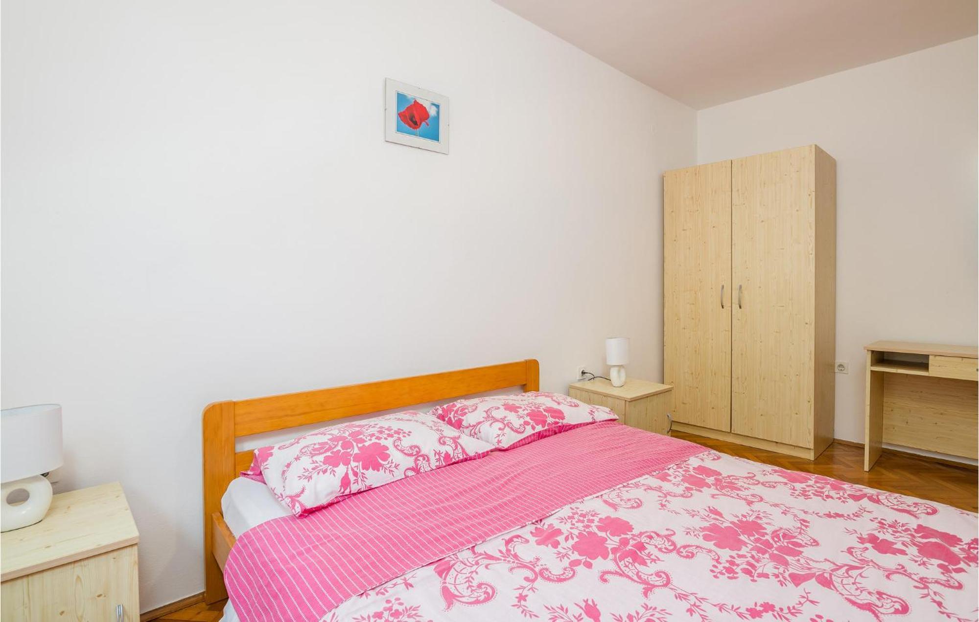 Stunning Apartment In Malinska With Kitchen 외부 사진