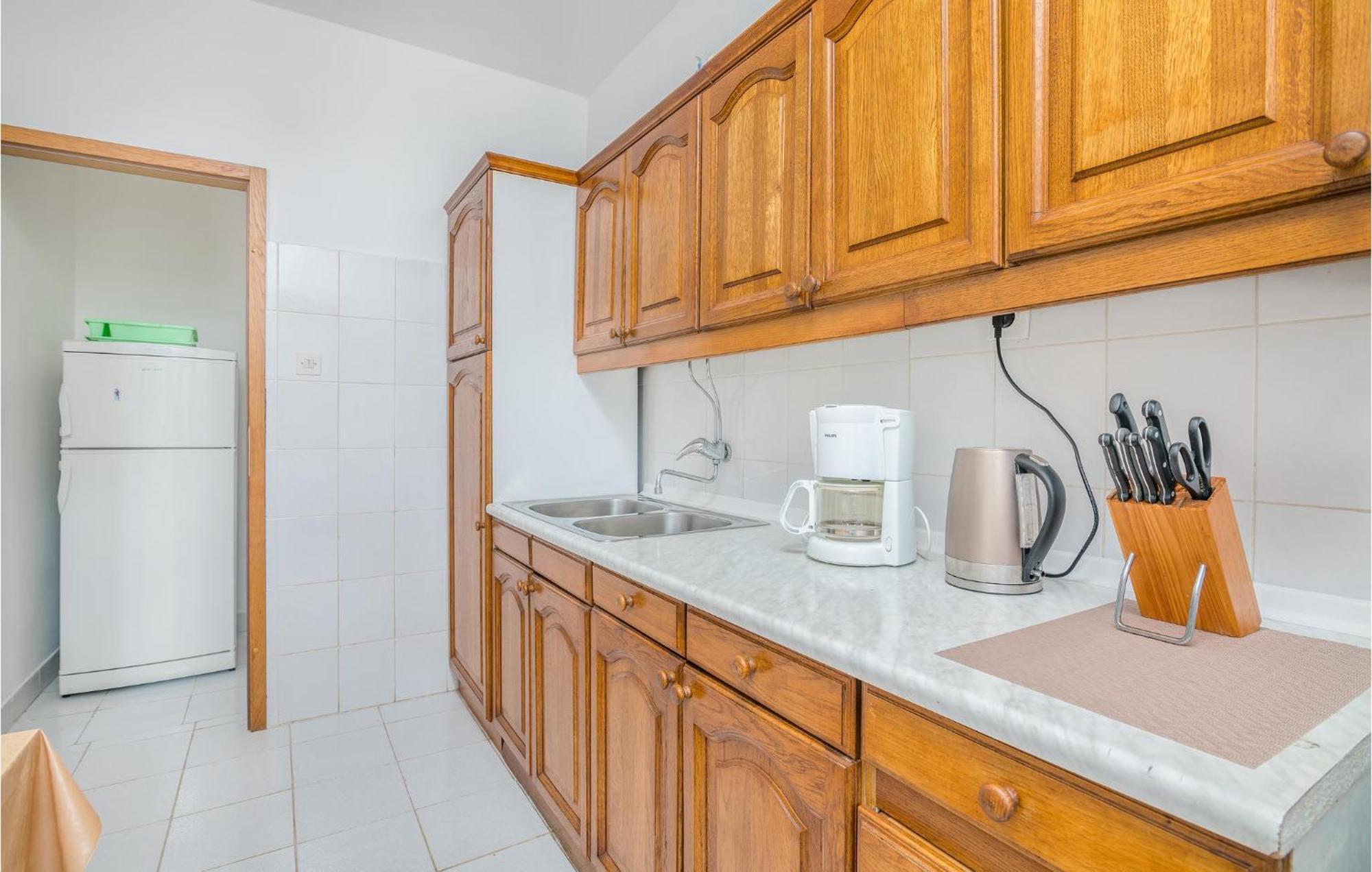 Stunning Apartment In Malinska With Kitchen 외부 사진
