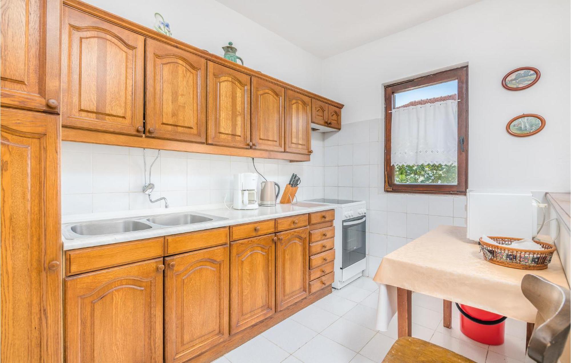 Stunning Apartment In Malinska With Kitchen 외부 사진
