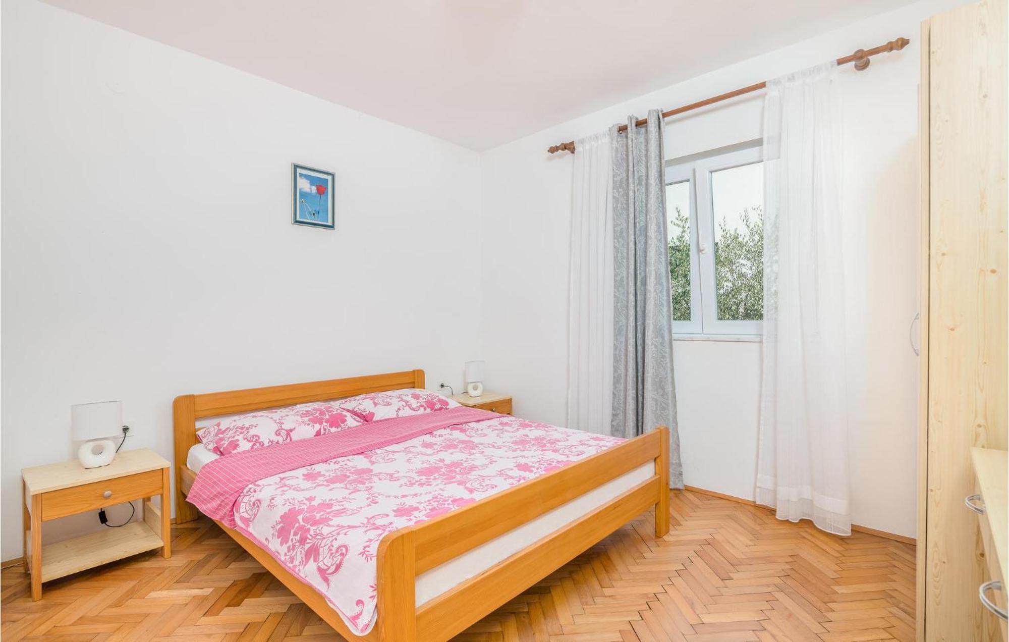 Stunning Apartment In Malinska With Kitchen 외부 사진