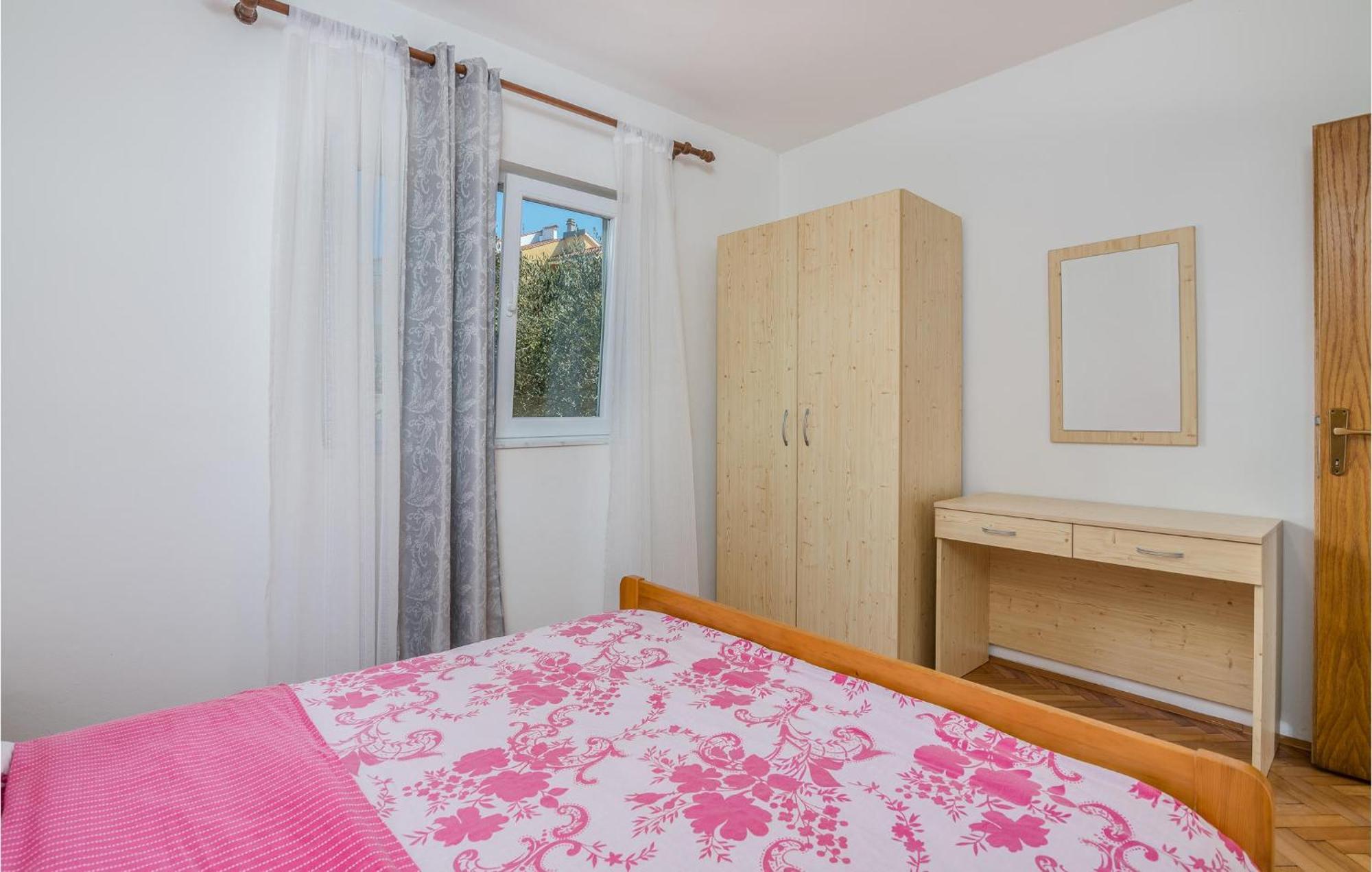 Stunning Apartment In Malinska With Kitchen 외부 사진