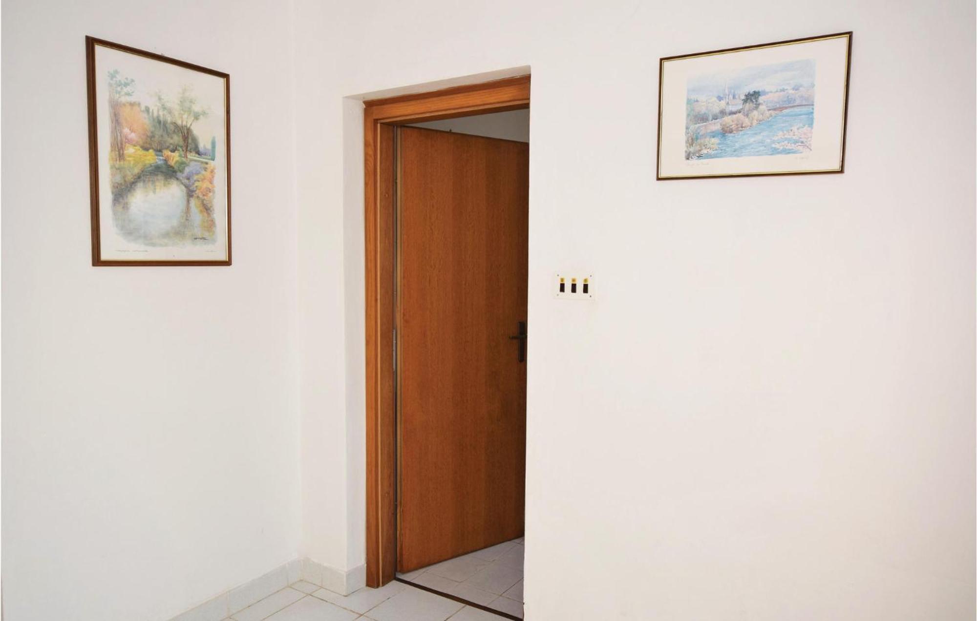 Stunning Apartment In Malinska With Kitchen 외부 사진