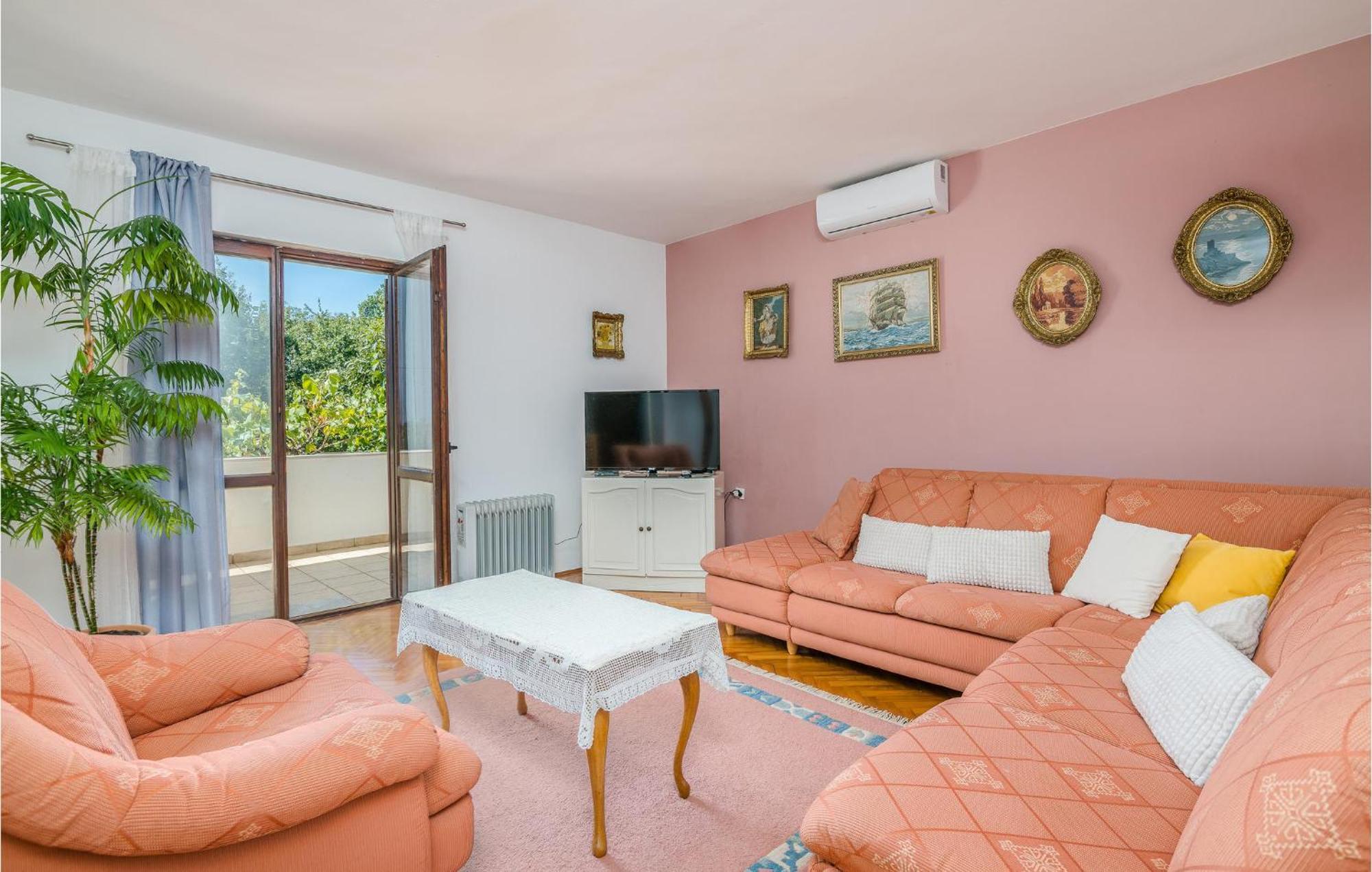 Stunning Apartment In Malinska With Kitchen 외부 사진