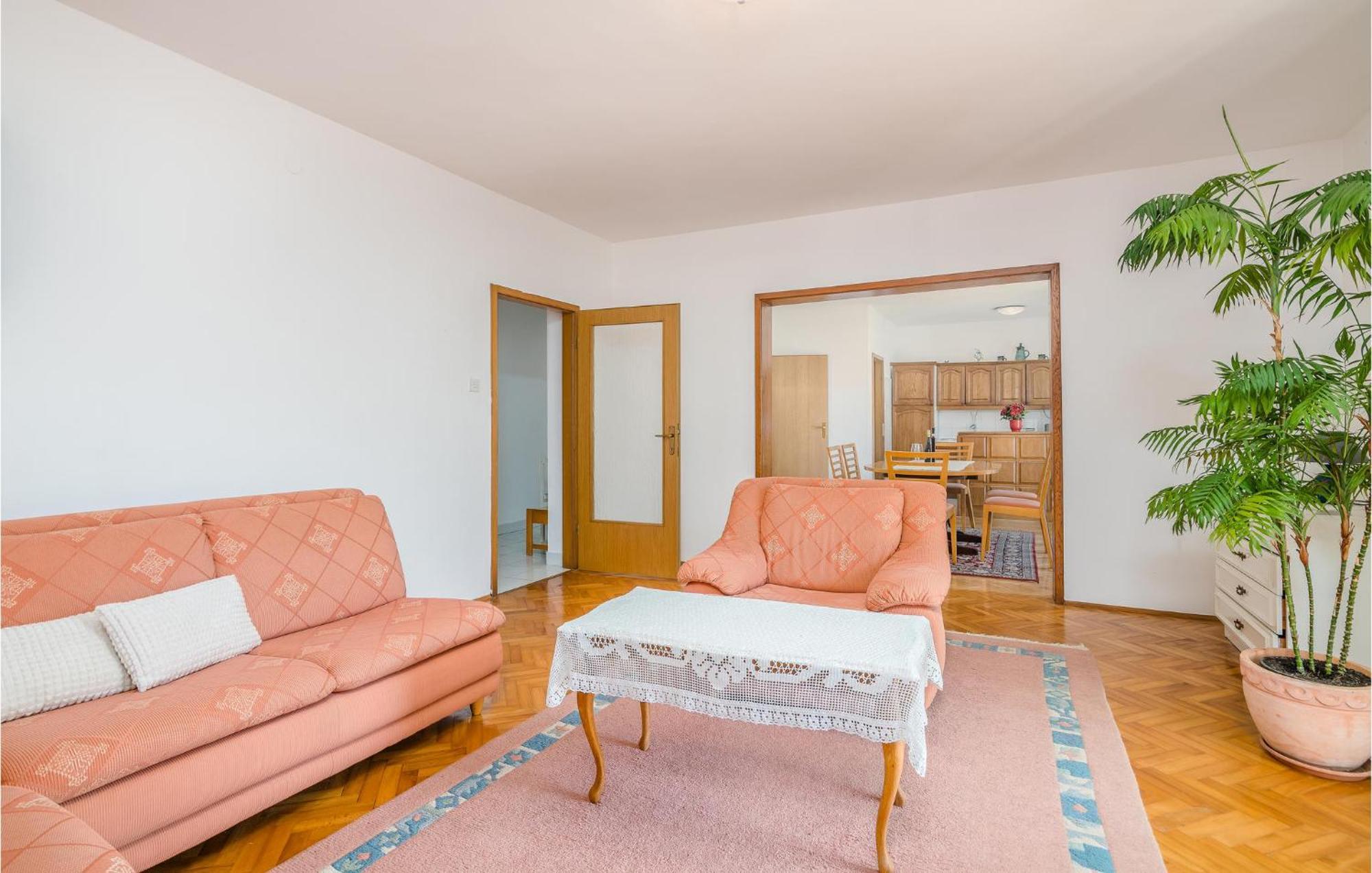 Stunning Apartment In Malinska With Kitchen 외부 사진